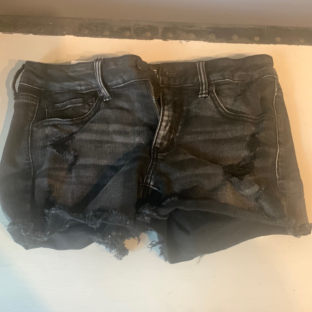 American Eagle Black distressed shorts size 8 - midi length & super stretch